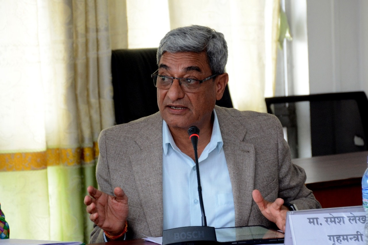 पूर्वराजाका नाममा व्यवस्थामाथि प्रहार गर्नेलाई क्षम्य हुँदैन : गृहमन्त्री लेखक