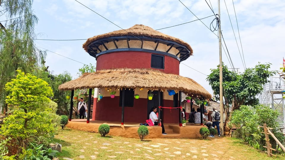 परम्परागत 'घुमाउने घर'