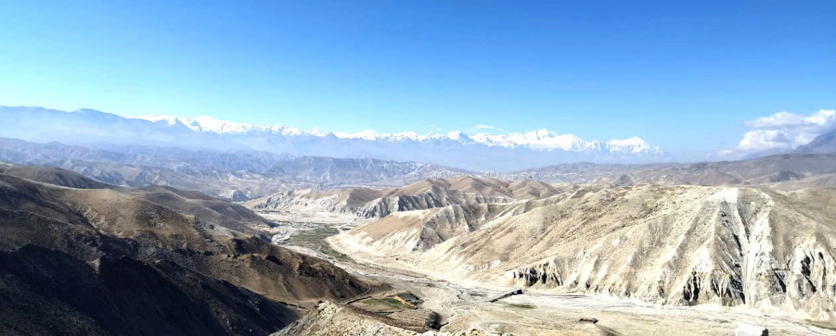 नाम्डोक खोलास्थित सडकबाट लिएको दृश्य