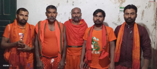 नुहाउने क्रममा खोलामा फसेका पाँच जनाको नेपाली सेनाद्धारा उद्धार