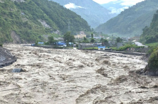 भोटेकोसीमा फेरि बाढी, सतर्क रहन आग्रह