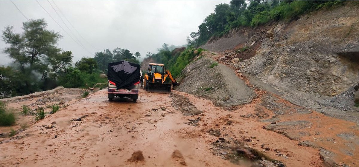 दाउन्नेमा पहिरो, पूर्वपश्चिम राजमार्ग एकतर्फी सञ्‍चालन