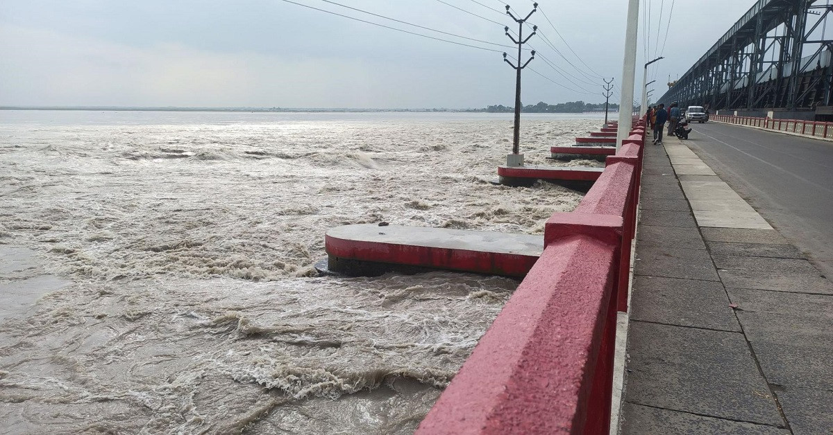 सप्तकोशीमा पानीको बहाव बढ्यो, २८ ढोका खोलियो