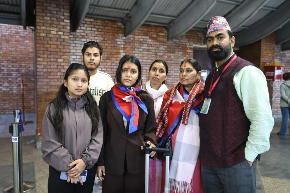 विपिन जोशीको रिहाइको माग गर्दै आमा र बहिनी इजरायल  प्रस्थान