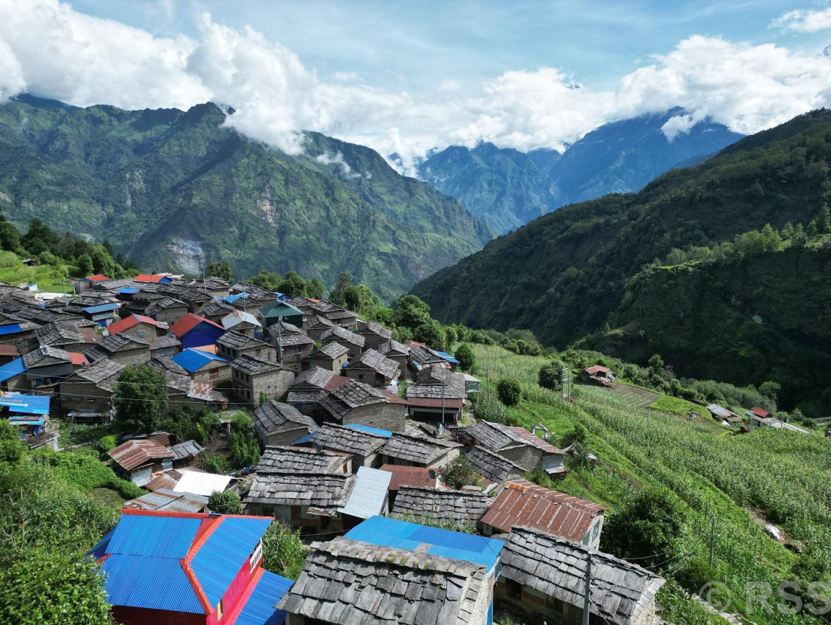 बसाइँसराइले रित्तिदै म्याग्दीका गाउँ