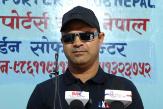 दृष्टिविहीन शिक्षक राजेश अर्यालले सगरमाथा आरोहण गर्ने, सहयोगका लागि अपिल
