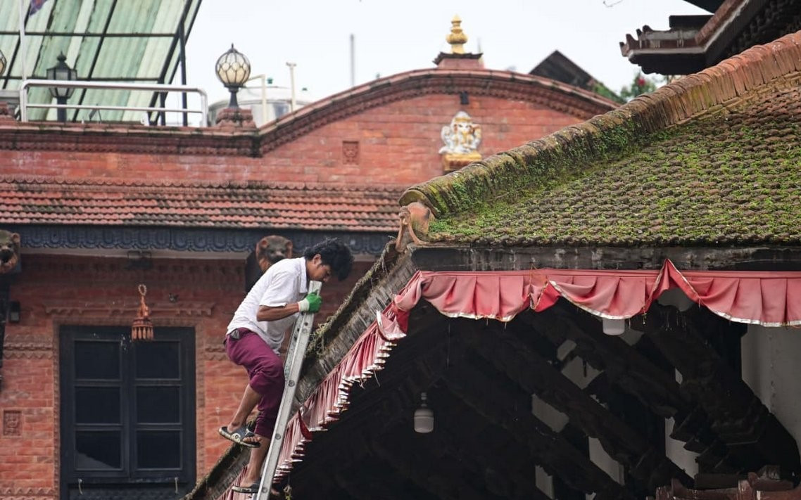 basantapur-cleaning-for-indrajatra_npl-(14)_MxTxWY8sA4.jpg