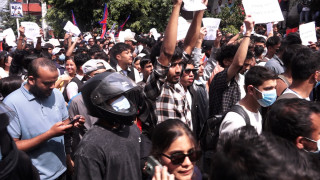 निषेधित क्षेत्र तोडेर संसद् भवनभित्र छिरे जेनजी