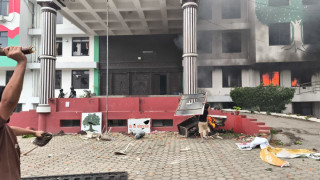 कांग्रेसको पार्टी कार्यालयमा आगजनी