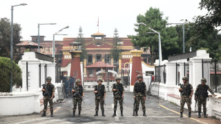 प्रधान सेनापति पुगे शितलनिवास,अन्तरिम सरकारबारे छलफल