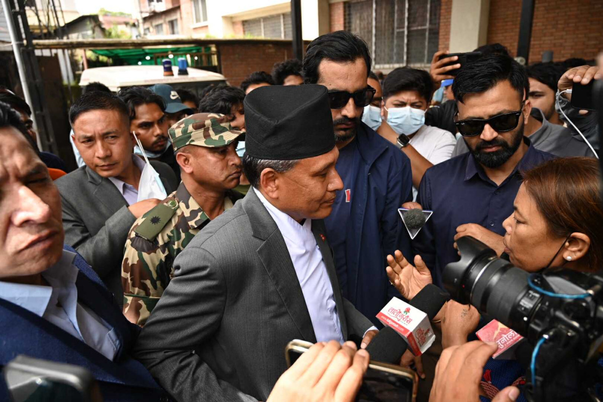 पदभार ग्रहणअघि मृतकका परिवार भेट्न शिक्षण अस्पताल पुगे कुलमान