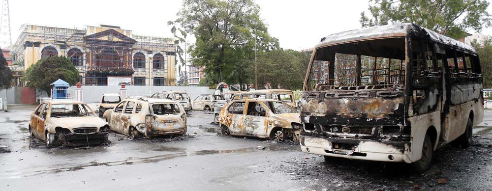 सिंहदरबार र आसपासका सरकारी अड्डामा मात्रै हजार बढी सवारीसाधन जले