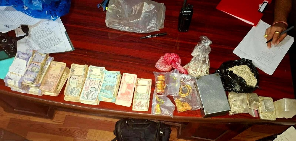 राजस्व अनुसन्धान कार्यालय कोहलपुरबाट लुटपाट गरेको नगद र सुनचाँदी फिर्ता