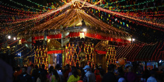 नवरात्र नजिकिएसँगै सिँगारिँदै काठमाडौँ उपत्यकाका शक्तिपीठ