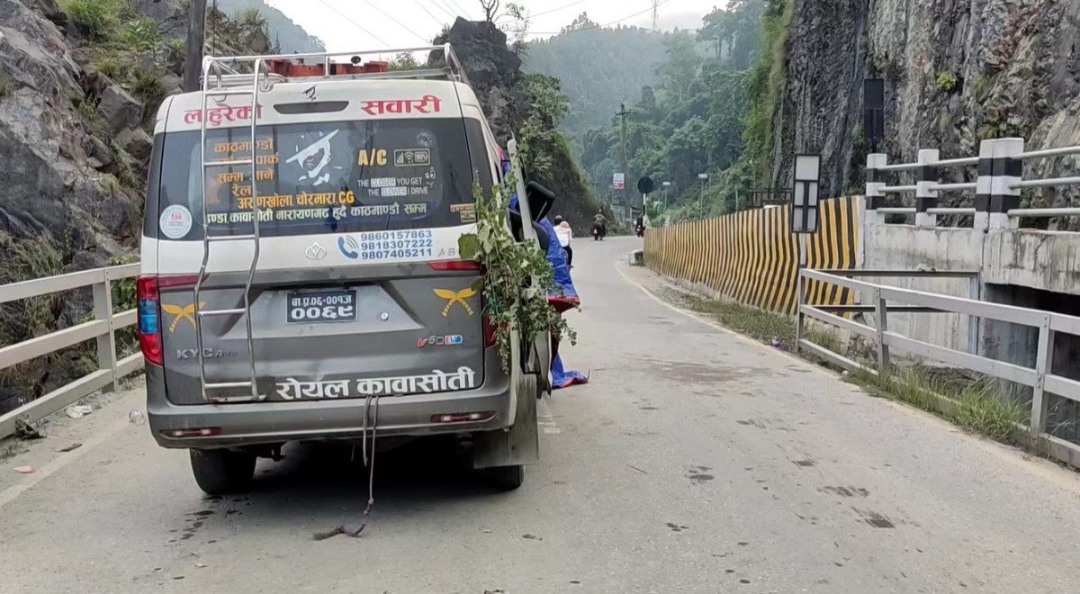 बाढीपहिरोका कारण देशभरका १८ राजमार्गमा यातायात सेवा पूर्णरुपमा अवरुद्ध