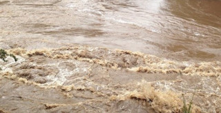 रातो नदीले तटबन्ध भत्काउँदा १५ करोड क्षति