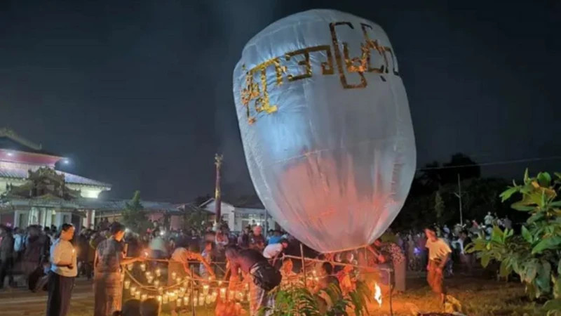 म्यानमारमा बौद्ध महोत्सवमा प्याराग्लाइडरबाट बम आक्रमण, २४ जनाको मृत्यु