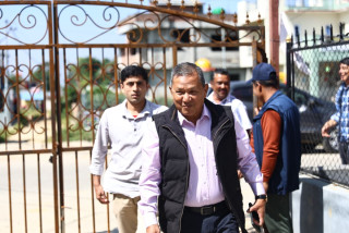 एमाले सचिवालय बैठकमा सहभागी हुन पुगेका नेताहरू