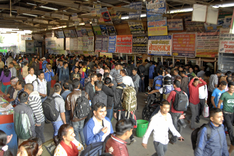 तिहार मनाउन छ लाख मानिसले उपत्यका छोड्ने अनुमान