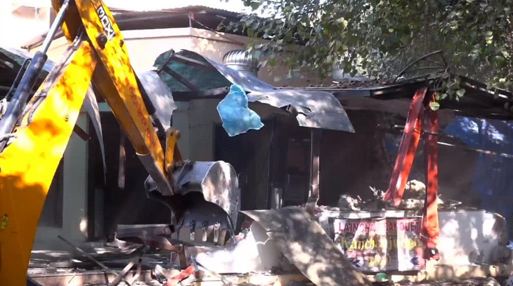 कांग्रेस नेता दीपक खड्का जोडिएको स्काउटको जग्गामा महानगरको डोजर चल्यो