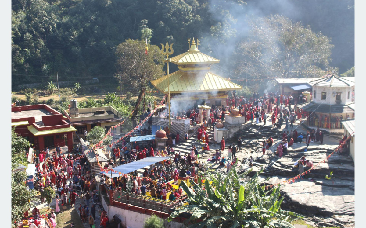 गलेश्वर शिवालयमा भक्तजनको घुइँचो