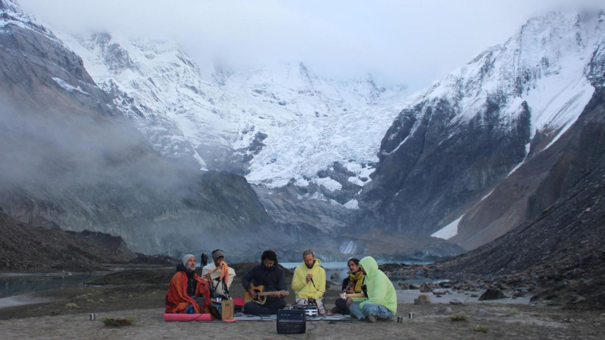 अन्नपूर्ण हिमालको आधार शिविरमा गुञ्जियो ‘फ्रान्सेली सङ्गीत’