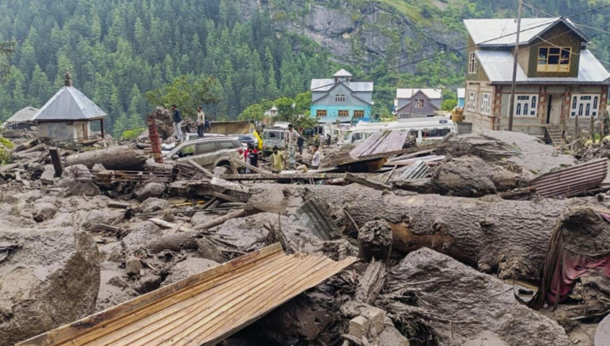 एकाएक बादल फाटेपछि काश्मीरमा भीषण बाढी, कम्तीमा ३४ जनाको मृत्यु