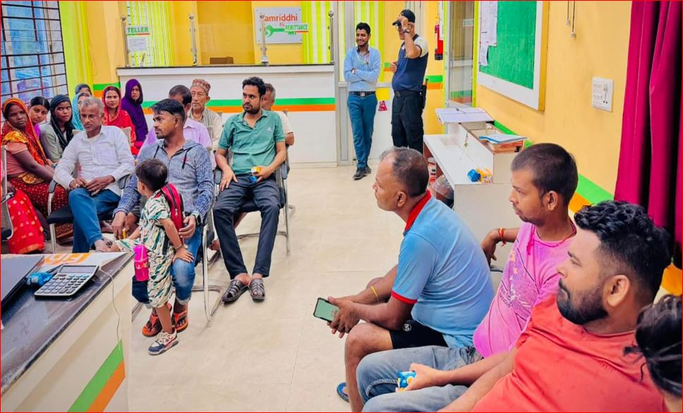 समृद्धि फाइनान्सको मधुवन शाखाद्वारा वित्तीय साक्षरता कार्यक्रम सम्पन्न