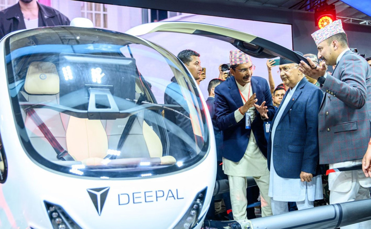 प्रधानमन्त्री ओलीद्वारा नाडा अटो शोमा नेपालकै पहिलो फ्लाइङ कार ‘डीपल eVTOL’ को ऐतिहासिक उद्घाटन