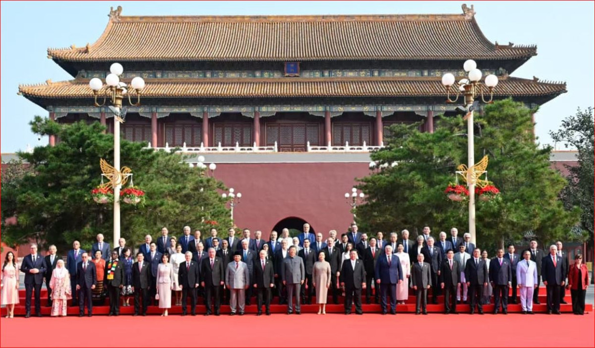 प्रधानमन्त्री ओली विशेष सैनिक ‘परेड’मा सहभागी