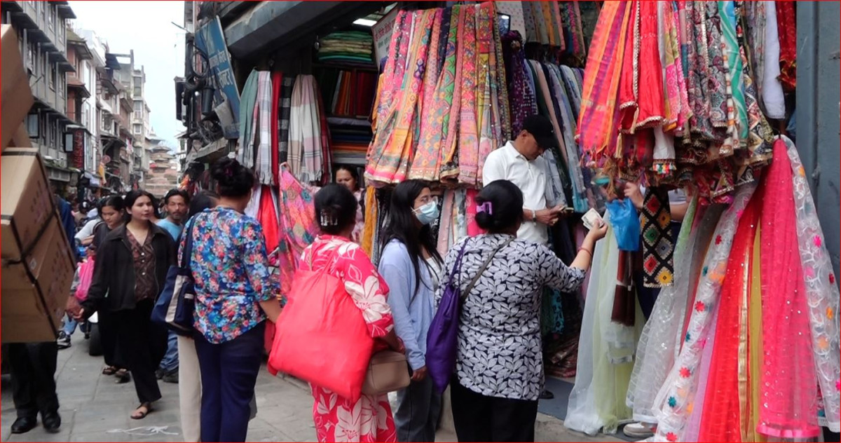 दशैँ बजारको चहलपहल : आन्दोलनको असर बजारमा, भीड बढ्यो बढेन ब्यापार