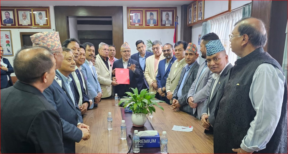 लगानीकर्ताहरुको मनोबल उकास्न अर्थमन्त्री खनाललाई  चेम्बर प्रतिनिधिहरले राखे यस्ता विषयहरु