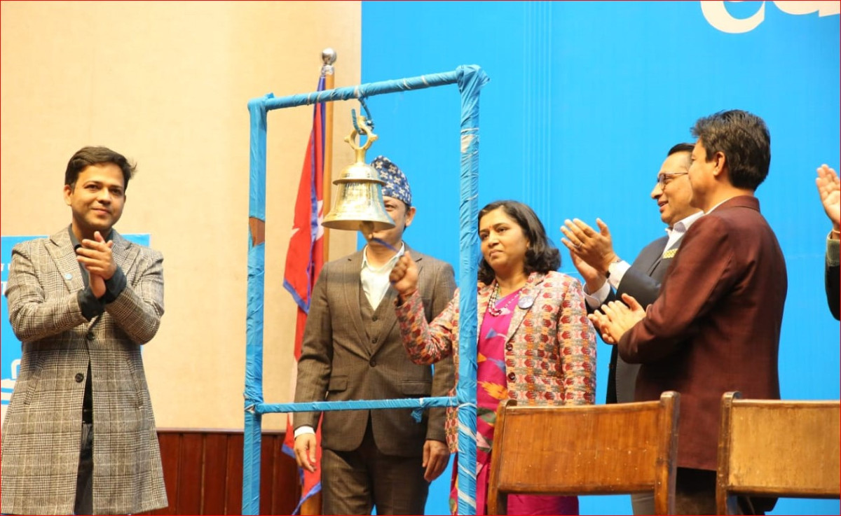 घण्टी बजाउँदै रञ्जु दर्शनाले भनिन् : ‘हामी बिलाउन होइन, मिलाउन आएका हौं’
