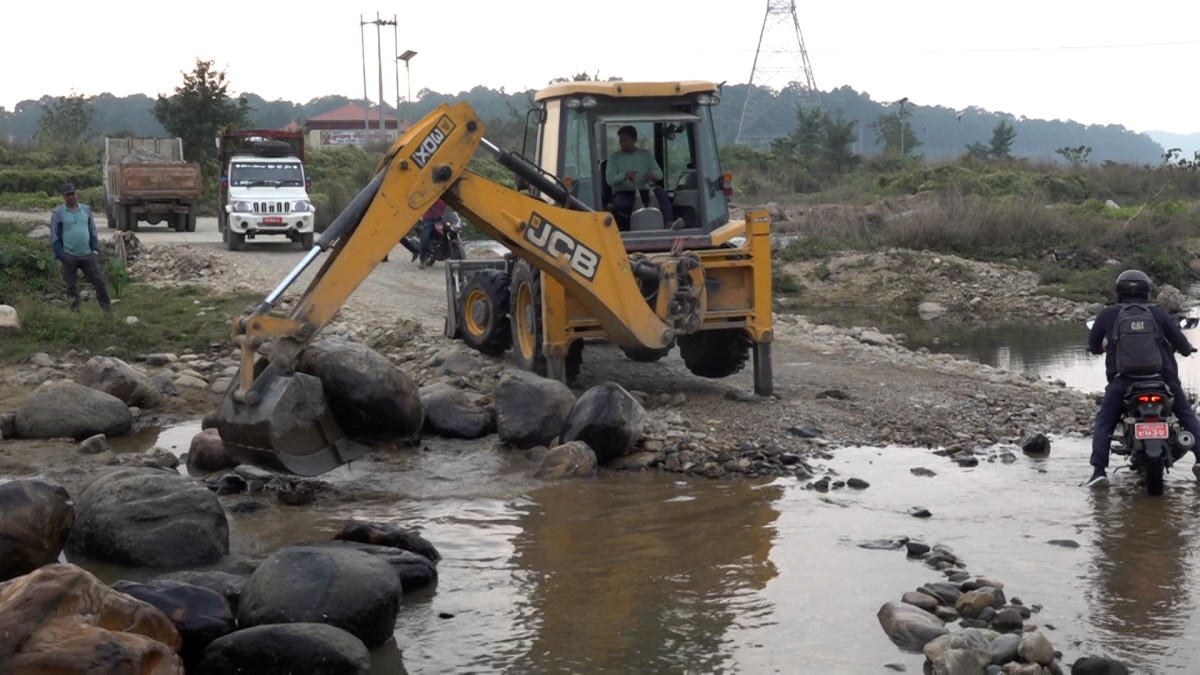 हेटौँडाको बाइपास सडक निर्माण तीव्र, डिभिजनले सवारी आवागमन वैकल्पिक मार्गतर्फ मोडिने तयारी