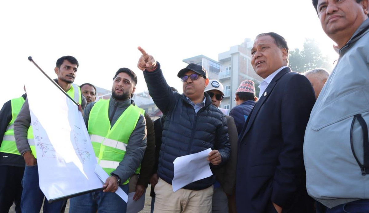 मन्त्री घिसिङले गरे नारायणी नदीमा निर्माण सुरु भएको सिग्नेचर ब्रीजको निरीक्षण