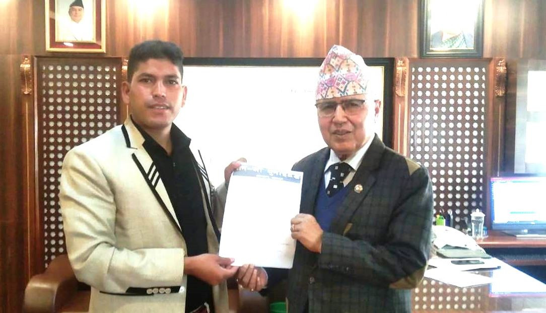 गभर्नर बर्खास्तीको माग गर्दै जेन–जी युनाइटेडले अर्थमन्त्रीलाई बुझायो ज्ञापनपत्र, यस्ता छन् ७ कारण