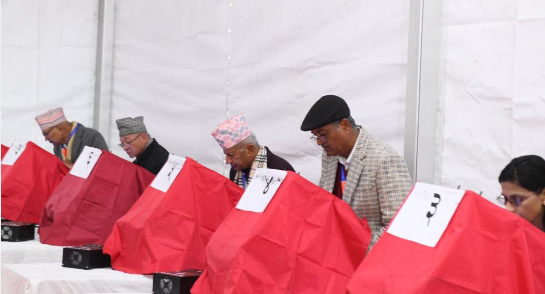 एमाले महाध...