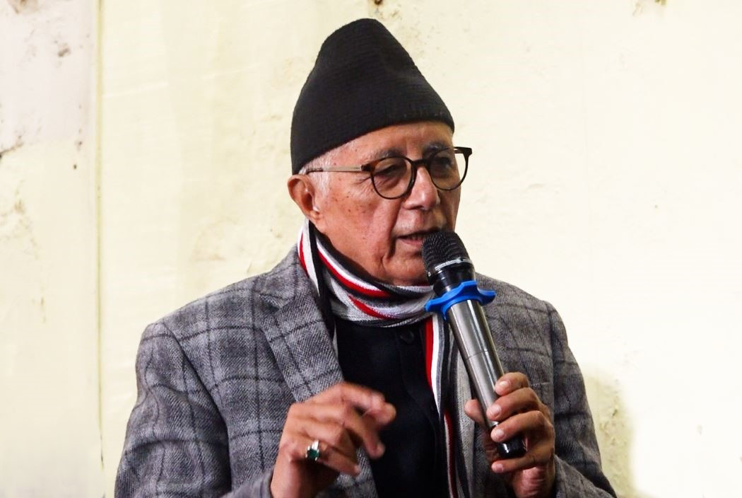 पार्टी फुटबाट जोगाउन आफूले मध्यमार्गी धार अपनाएको हो : शेखर कोइराला