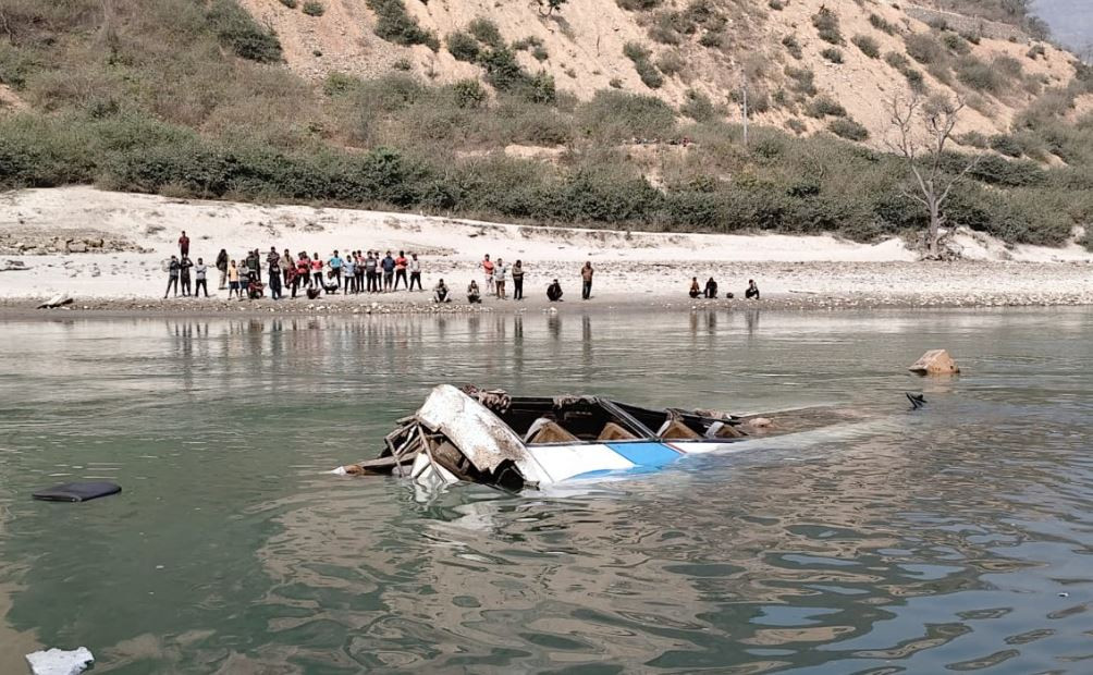 सडक दुर्घटनाको सत्यतथ्य छानबिन गर्न महासङ्घको माग, सिट क्षमता भन्दा बढी यात्रु नबोक्न आग्रह