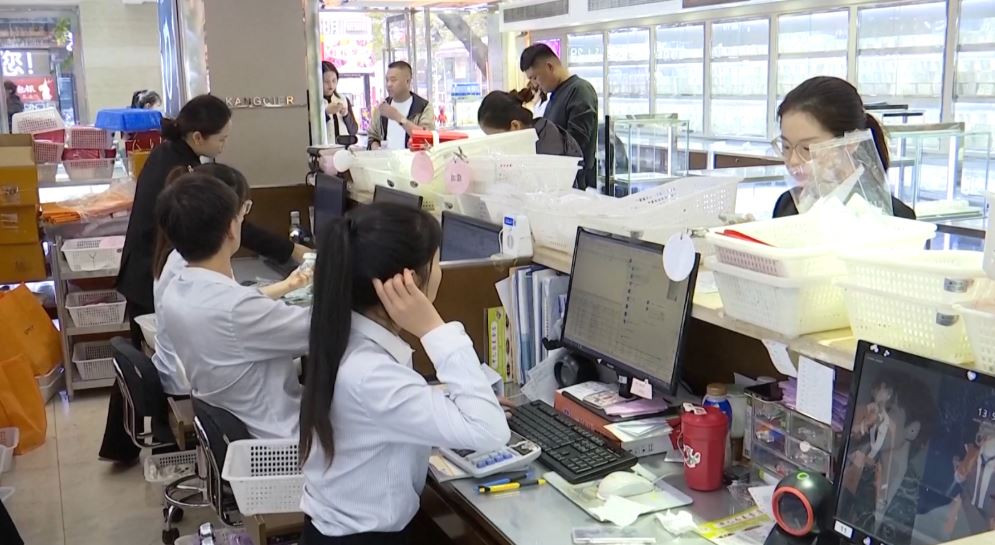 चीनमा वसन्त पर्व तयारीसँगै चाँदीको माग चढ्यो, साना तौलका वस्तु बढी बिक्रीमा