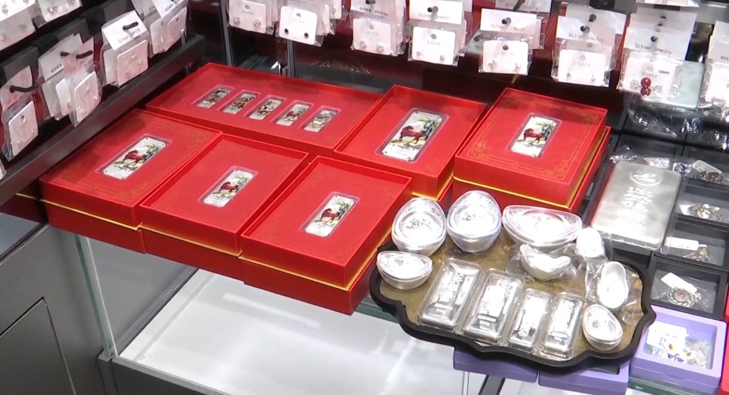Demand for Silver Items Surges in China for Investment and Gifts