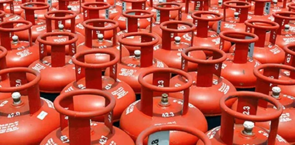 आजदेखि देशभर पुनः भरी  ग्यास  सिलिन्डर किन्न पाइने, उपभोक्ताले कति मूल्य तिर्नुपर्ने ?