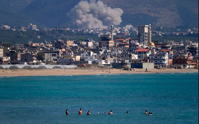 Iran targets Bahrain and Kuwait after new US strikes