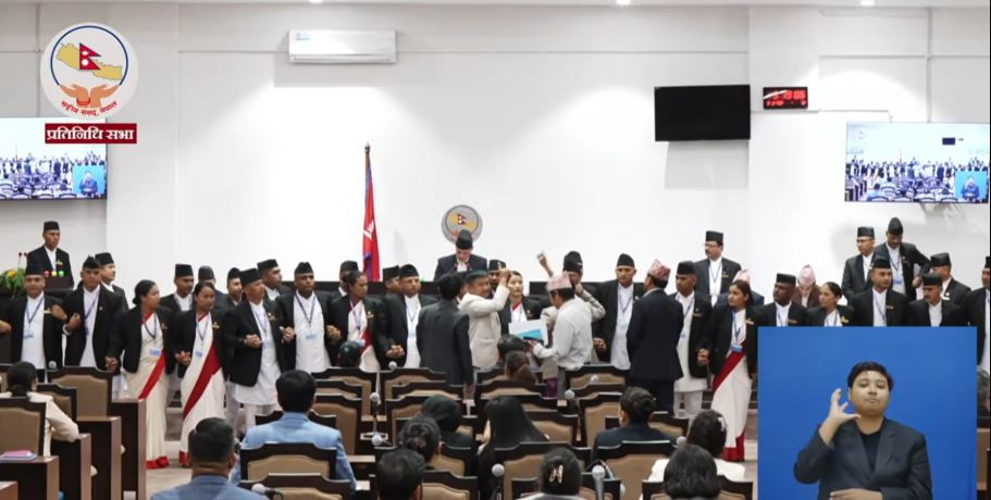 संसदमा श्रम संस्कृतिको विरोध, सभामुखले पेलेर सदन अगाडि बढाए