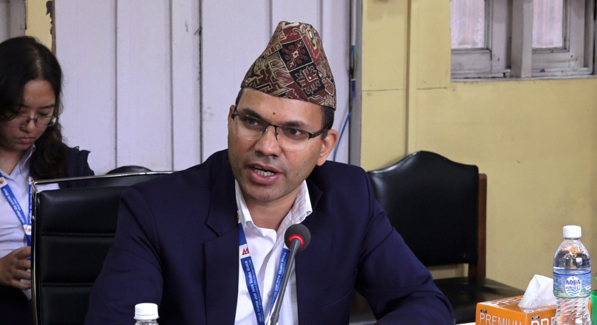 सिंहदरबारको ऐतिहासिक भवन पुनर्निर्माणमा ढिलाइ, संवेदनशीलताका कारण थप चुनौती : उपमहानिर्देशक अधिकारी