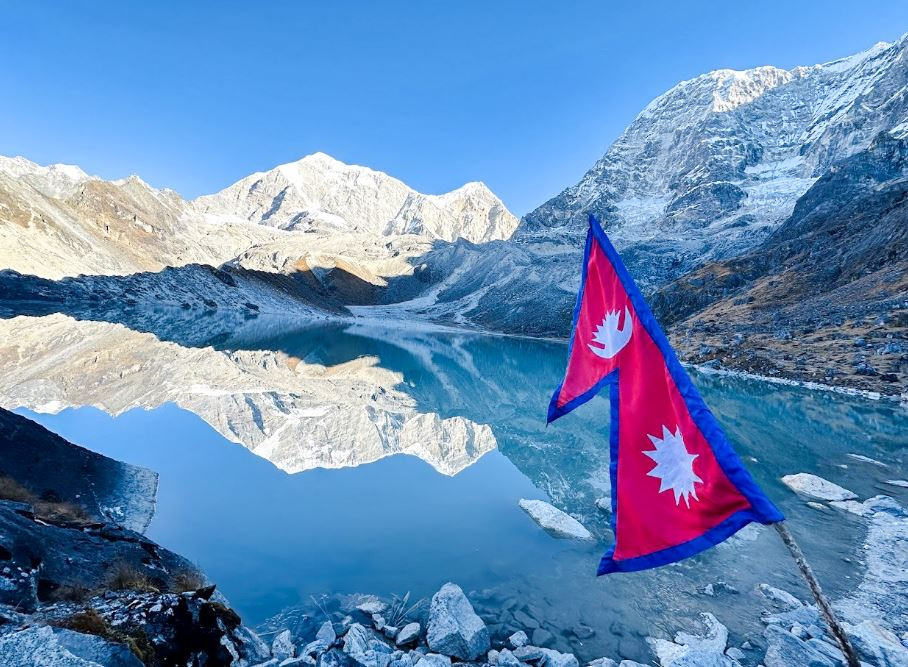 सोलुखुम्बुको धार्मिक तथा पर्यटकीय गन्तव्य दूधकुण्ड तस्विर