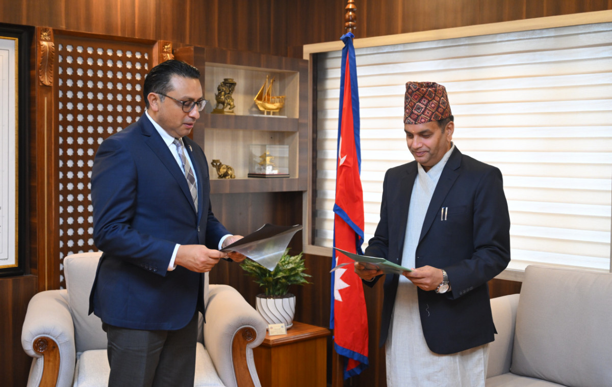 धेरै बोलेर होइन, काम गर्नुहोस् मलाई हरेक हप्ता बजारको ब्रिफिङ चाहिन्छ – धितोपत्र बोर्डका नवनियुक्त अध्यक्षलाई अर्थमन्त्रीको निर्देशन