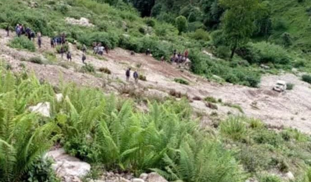 बझाङ जीप दुर्घटना : तीन जनाको मृत्यु, १३ घाइते, गम्भीरलाई हेलिकोप्टरमार्फत उद्धार गरिँदै
