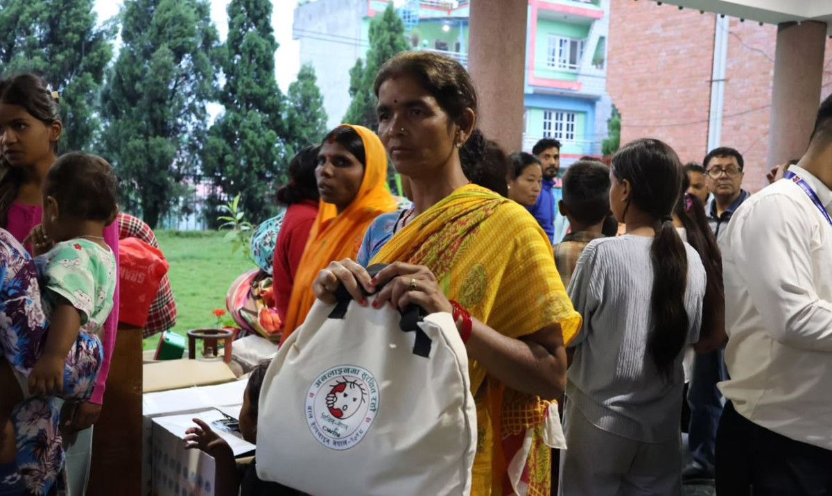 मन्त्री सिता बादीको पहलमा खरीपाटी र बोडे होल्डिङ सेन्टरमा अत्यावश्यक सामग्री वितरण