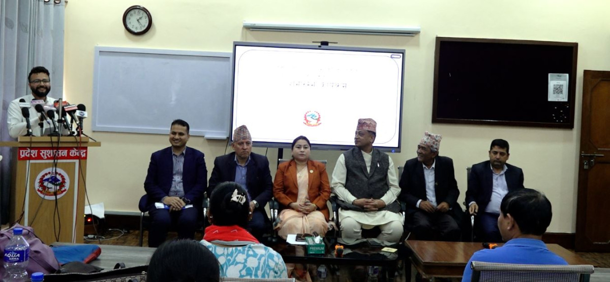 समस्याग्रस्त पाँच सहकारीका बचतकर्ताको बचत फिर्ता सुरु, पहिलो चरणमा ४२ जनाले पाए रकम